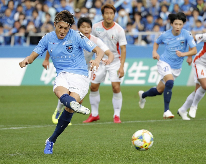 Yokohama FC có 1 trận thắng, 1 trận thua và 1 trận hòa